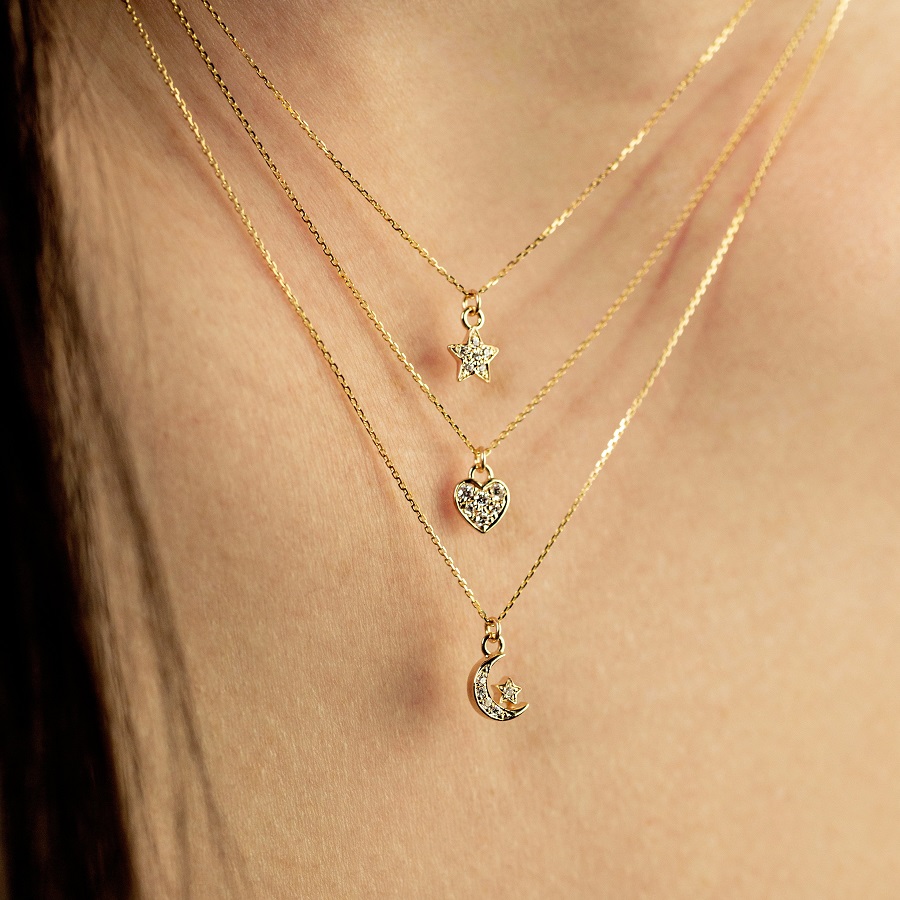 Gold Pendant Necklace